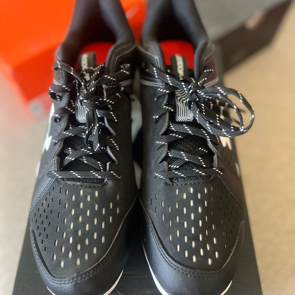 Under Armor Cleats - Picture 2 of 3